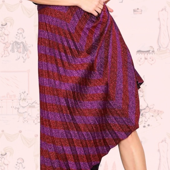 Zara Pleated Chevron Skirt with Metallic Thread - Picture 4 of 8